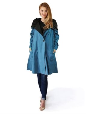 Mycra Pac Now Reversible Raincoat (Donatella Mini) – Size M/L – Made in USA